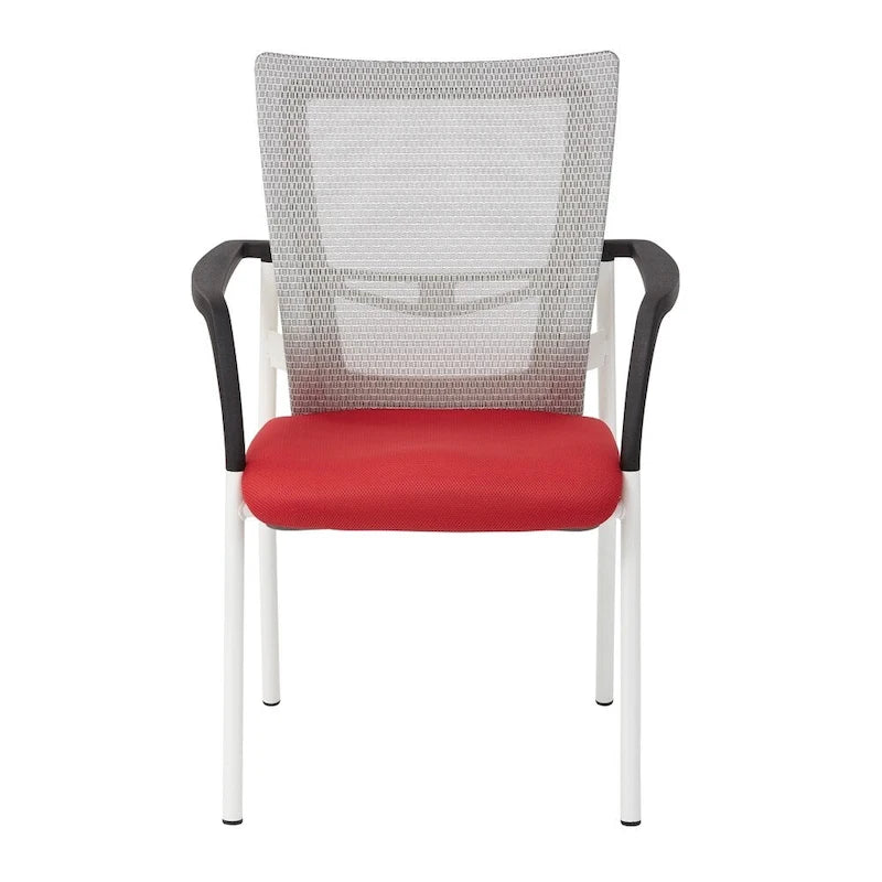 Fauteuil visiteur avec dossier en maille, assise et accoudoirs rembourrés en tissu noir, et piétement finition blanc.